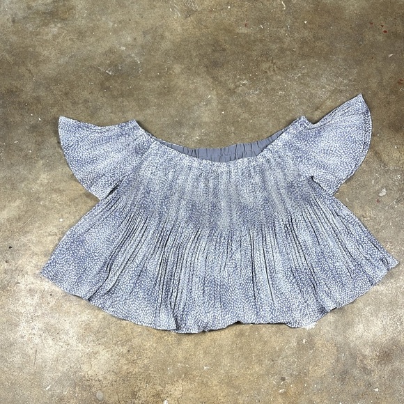 Storee off shoulder accordion top - Picture 2 of 4